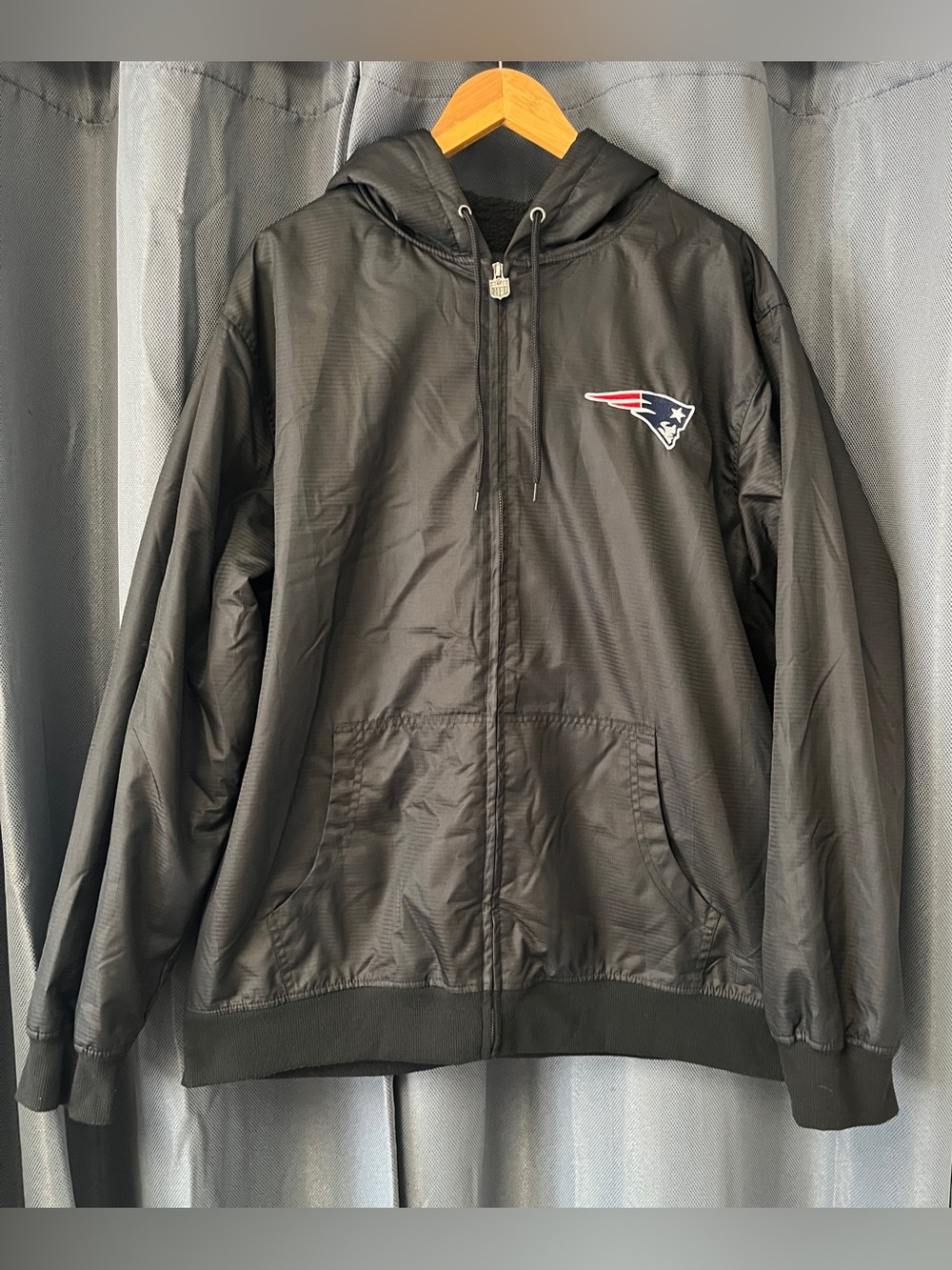 NFL Patriots Men’s XL Hooded Jacket